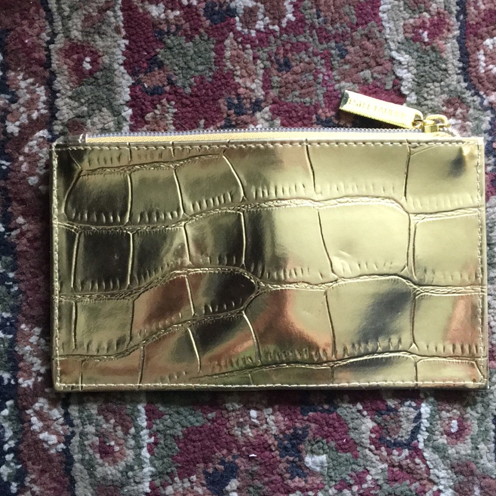Estée Lauder gold pouch!